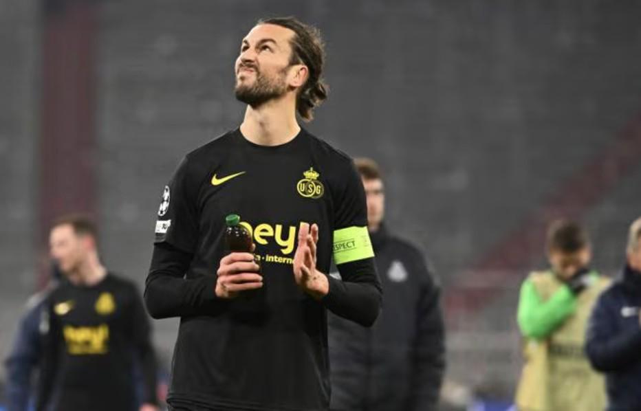 世界杯官方app下载最新版入口-圣吉罗斯联合队长：上半场我们表现很好，没有给拜仁太多机会