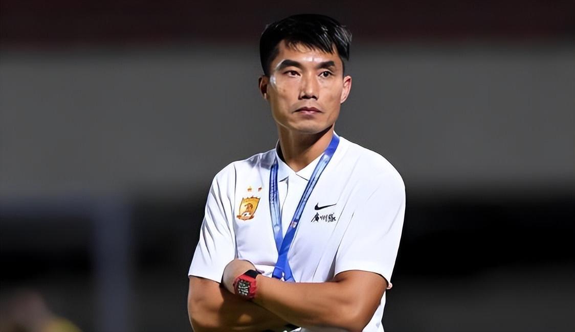 世界杯手机观看软件下载-郑智本赛季带领青岛西海岸的成绩，能否超越邵佳一，引发热议